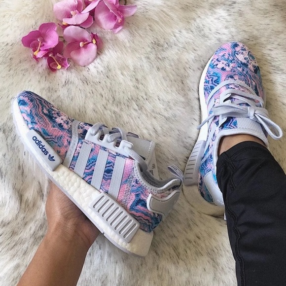 tie dye nmd